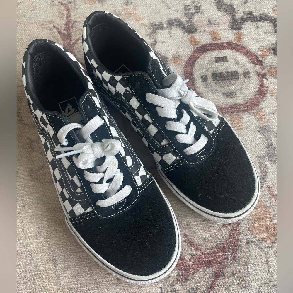 KIDS checker vans